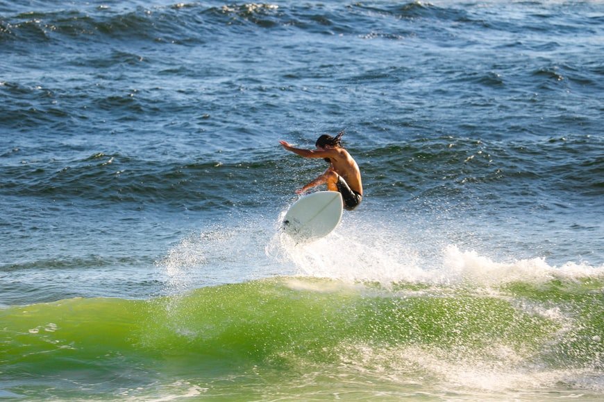 San Clemente teen Samantha Sibley beats some of world's best at Super Girl  Surf Pro – Orange County Register